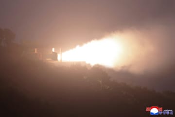北朝鮮、炭素繊維利用の高出力固体燃料エンジンを試験　金正恩氏が視察