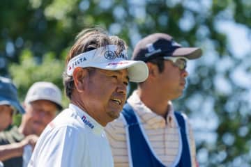 藤田寛之は「71」と伸ばせず18位後退　2試合連続Vかかるシンクが首位キープ