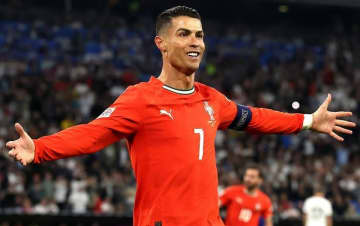 なぜC・ロナウドは衰え知らずなのか。ポルトガル代表監督が“40歳の若手”を語る「W杯？彼に長期的な目標はない。焦点は…」
