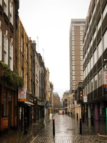 ロンドンに響いた国民的アンセム「Don’t Look Back in Anger」。そしてオアシスの新たな伝説が始まる