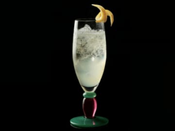 強さとやさしさを一杯に──ジンカクテル「フレンチ75」＆「フロリダローズ」の魅力とは？【THE カクテルバイブル500】