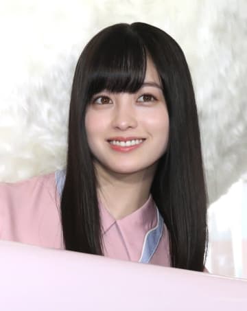 「腕大丈夫ですか？」橋本環奈、まさかの姿にSNSざわつく「マジか…」「大怪我してる」