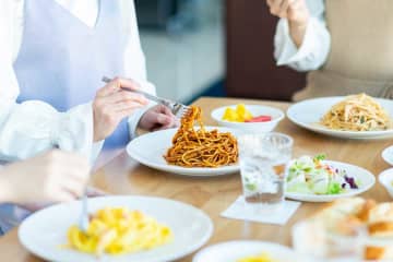 カナダ人「意外においしい」　日本で初めて食べて称賛　カナダにはない日本独特のメニューとは