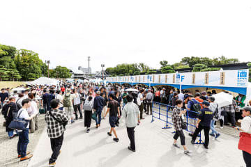 人気の「日本酒祭」が大阪・扇町公園で、全２７蔵８１種の酒が集結