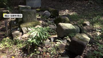 【あ然】「やれやれ！いけいけー！」城の供養塔蹴り倒し17歳高校生ら逮捕　少年らを“あおった”22歳会社員の男も逮捕　岡山・玉野市