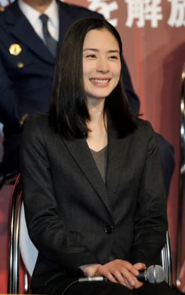 「もう存在がカリスマ」深津絵里のドレス姿にSNS衝撃「空気が違う」「ずっっっっっっと可愛い」
