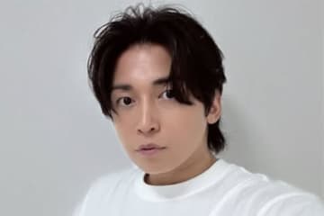 武道館を埋めた歌手、ライブ告知のポスターまさかの仕上がりにネット笑撃「シュールすぎてやばい」