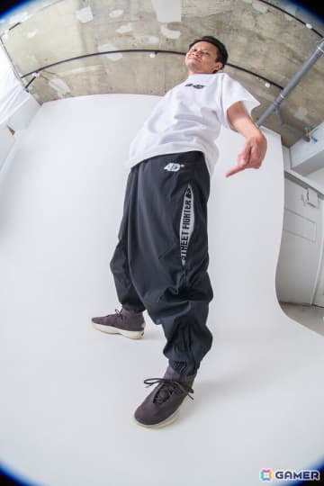 4D×「スト6」のコラボ第二弾「SUPER 4D EZ PANTS II X（ver.SF6）」が9月12日に発売！格闘ゲーマーの生活に適した仕様にバージョンアップ