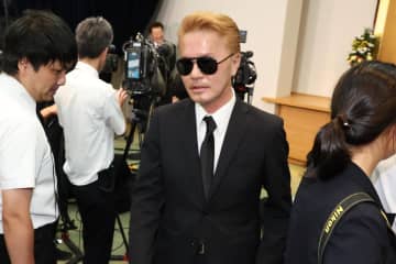 ニセATSUSHI　橋幸夫さんの通夜に参列「本人ではないです…申し訳ない」
