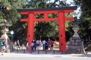 世界遺産「春日大社」に落書き被害！「御本殿東回廊」や遥拝所の柱にも…