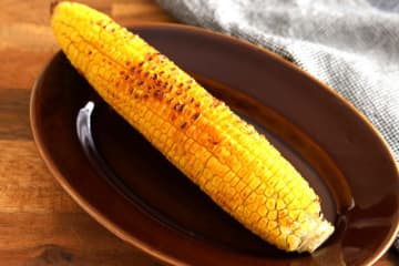 腸活に◎包んで焼くだけ「簡単焼きとうもろこし」