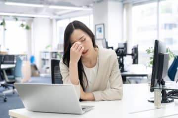 毎日しんどい…「教えるの忘れてた」の係長　後出し指導のせいで“私のミスにされる”日々