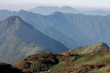 【富士山の次に登る山】「複数の頂を踏む連峰」 四国アルプス・屋久島・信越トレイル