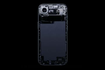 新iPhoneは物理SIM廃止、eSIMのみに