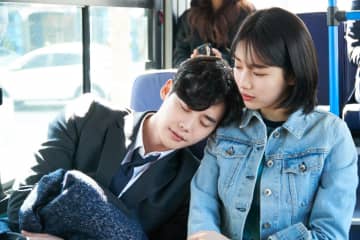 「瑞草洞」イ・ジョンソクが“運命の恋”→ベストカップル賞　ペ・スジ共演『あなたが眠っている間に』＜あらすじ・キャスト＞
