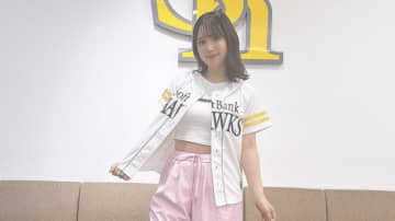 人気声優“お腹チラ見せ”で魅了、6度始球式を務めた試合は全勝「勝率100%継続」「全試合お願い」