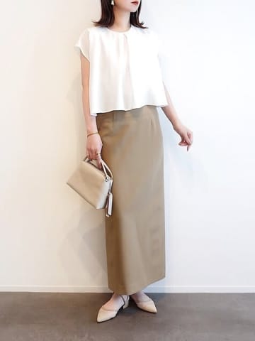 おしゃれな大人は”白”を選んでる！清楚見えして好印象♡秋の褒められブラウスコーデ5選