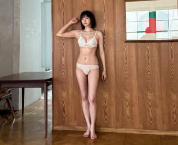プロ雀士・岡田紗佳が「週刊SPA！」のグラビアで鍛え抜かれた究極の肉体美を見せる！