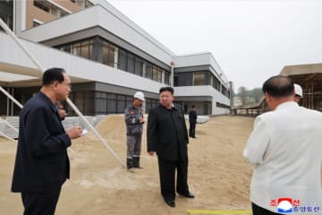 金正恩氏、病院建設を現地指導　「保健医療革命の始発点」と強調