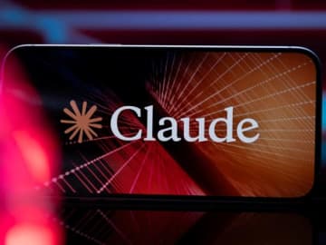 「Claude」著作権訴訟、約2200億円の和解に判事が「待った」　なぜ？