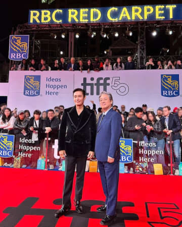 イ・ビョンホン、トロント国際映画祭で“韓国俳優初”の特別功労賞を受賞！「この映画は必ず観るべき」