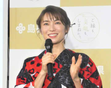 内山理名、第1子出産を報告！56歳の新米パパ・吉田栄作も大喜び