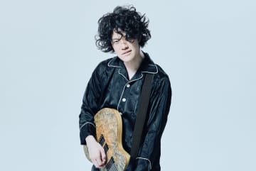 粗品が新作『佐々木直人』発売、「直人とお母さんの歌」MV＆新アー写が公開