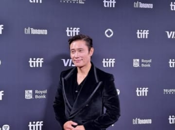 イ・ビョンホン、韓国人俳優初！映画「仕方ない」でトロント国際映画祭の特別功労賞を受賞