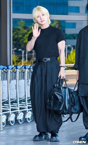 【PHOTO】ATEEZ、アリーナツアーのため日本へ！YEOSANGが金髪にイメチェン