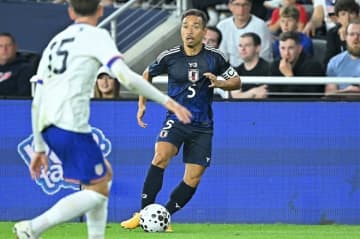 長友佑都の３バック左での起用は悪いジョークだ。アメリカのほうがずっと“日本らしさ”があった【日本代表】