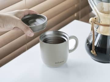 猫舌でも飲みやすいマグに落ち着いた新色を追加、ドウシシャから