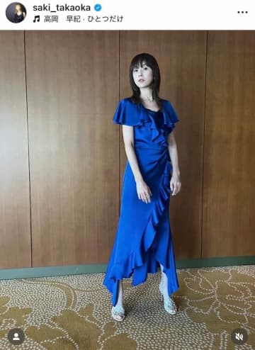 高岡早紀52歳、色気ダダ漏れノースリーブ姿...フレンチレストランで「贅沢時間」を　「最近更にキレイに」