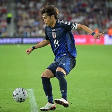 「このプレーすごかった」ピタッと止めて、スピードアップ。くるっと回ってスルーパス。伊東純也の惚れ惚れする技巧に「これ好き」の声