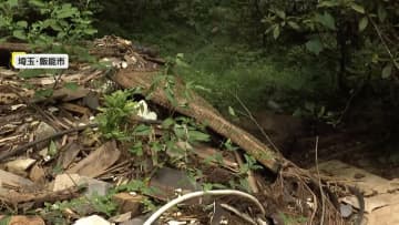 【独自】林道の脇に「ボロボロの畳」「机の引き出し」大量の廃材が“不法投棄”　4月にも7t撤去　埼玉・飯能市