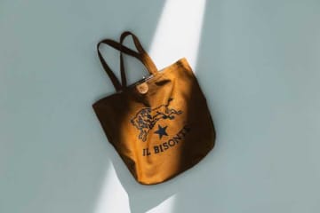 イル ビゾンテの月替わりバッグが登場♡9月はナチュラルなキャメル