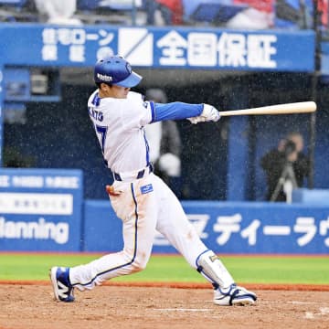 【DeNA】ルーキー加藤響が代走でプロ初出場　蝦名の適時打でホーム生還