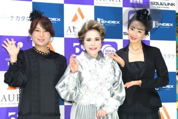 デヴィ夫人が生前葬　目標は１０８歳「煩悩の数を超えます」神田うの＆はるな愛が弔辞