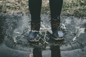 “雨キャンプ”上級者は絶対やってる！簡単にできる濡れない対策が神すぎた…！