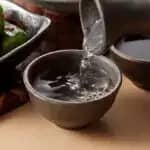 毎日日本酒2合の飲酒で男性に腎機能低下リスク　約17万人の特定健診データから大阪大学が発見