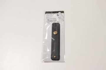 セリアで買って大正解でした！使わないときはぺったんこに！2Wayで使えるスマホ用バンド