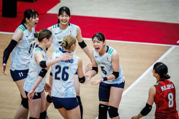 涙の敗戦バレー女子へ…敵国エースから届いた一言　「誇りに思う」死闘終えて敬意