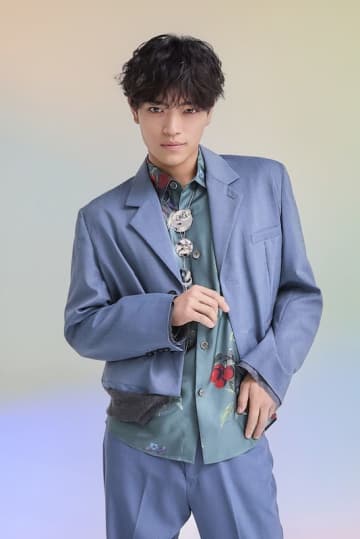 timelesz加入前に抜擢！原嘉孝、映画初主演 “売れないピン芸人”が恋に落ちる『初恋芸人』2025年冬公開