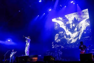 【SUMMER SONIC 2025】黒夢がMOUNTAIN STAGEトップバッターで登場　バンドの現在を叩きつけたサマソニ初陣＜ライブレポート＞
