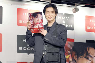 真田ナオキが都内で開催の“半裸連発”ファースト写真集『One Night Stand』発売記念取材会の模様を独自レポート！　お気に入りカットも紹介「想像以上に脱ぎましたが良い経験」