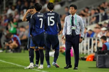 【サッカー】日本は「W杯優勝候補でなく笑いもの候補」、韓国メディア酷評...「決定力不足という慢性病を露呈」