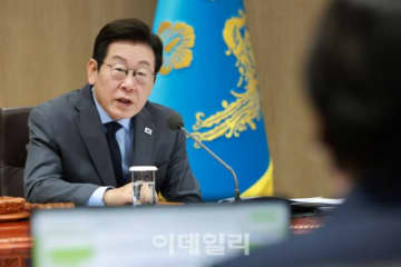 「落ちたら死にます！」李大統領がXに投稿、労働相「私の名刺の裏にも」＝韓国