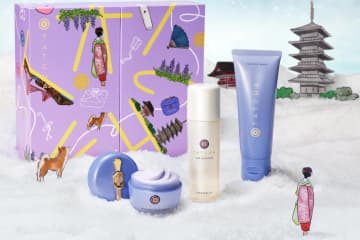 米国発スキンケア「タッチャ」25年クリスマスコフレ、“ツヤ肌”叶えるクリームなど人気コスメのセット