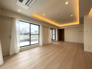 マンション広尾台 10階｜重厚レトロが今も息づく、恵比寿5分の邸宅。「恵比寿ガーデンプレイス」徒歩圏内。広々92㎡超の大型バルコニー付き。陽当たり・眺望良好な最上階角住戸
