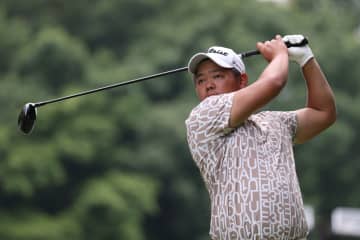 照屋佑唯智が4打リードの単独首位で最終日へ／男子下部