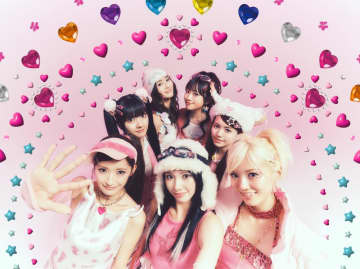 Girls²、平成カワイイカルチャーが詰まった「LET ME DANCE」MV公開